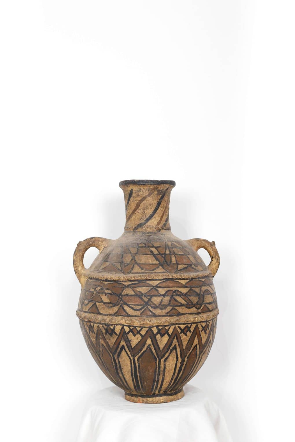 Explore Ancient Moroccan Pottery: Timeless Craftsmanship and Cultural Heritage