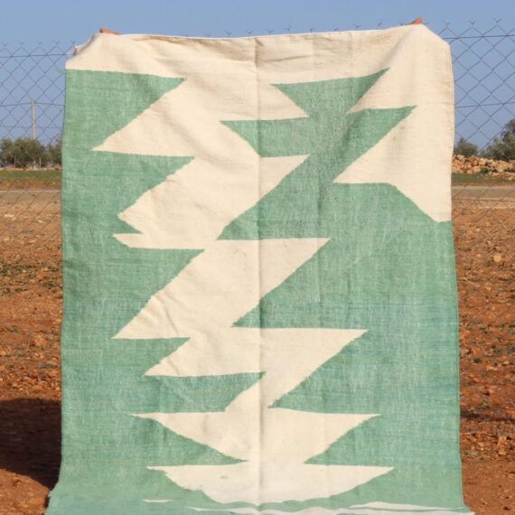 Simple Flatweave Kilim Rug with subtle patterns and handwoven craftsmanship