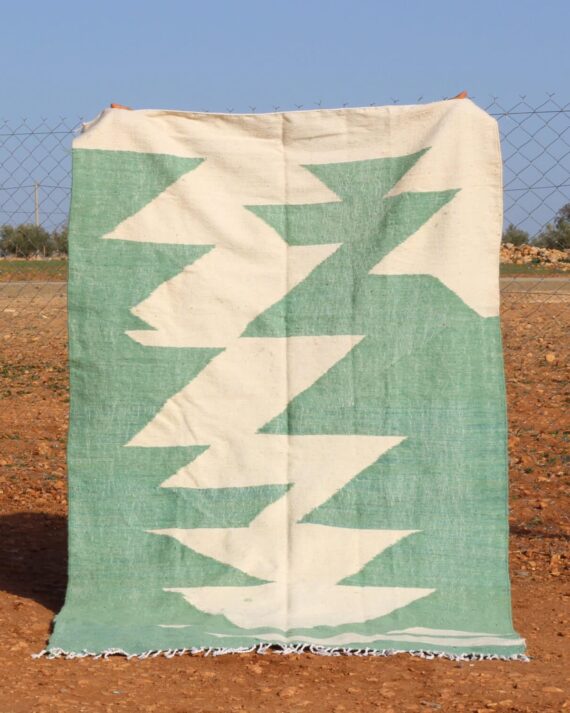 Simple Flatweave Kilim Rug with subtle patterns and handwoven craftsmanship