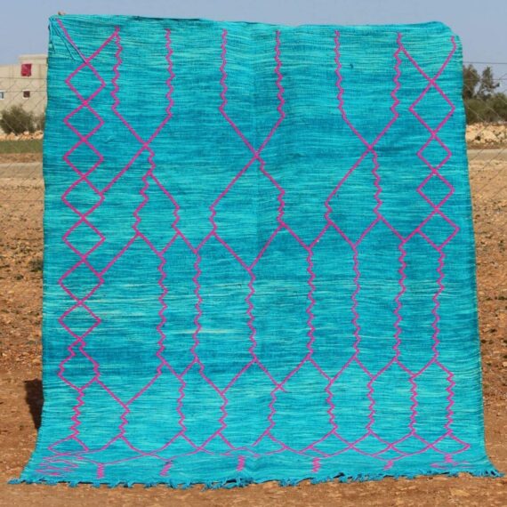 Minimalist Abstract Flatweave Rug with sleek abstract designs and handwoven craftsmanship