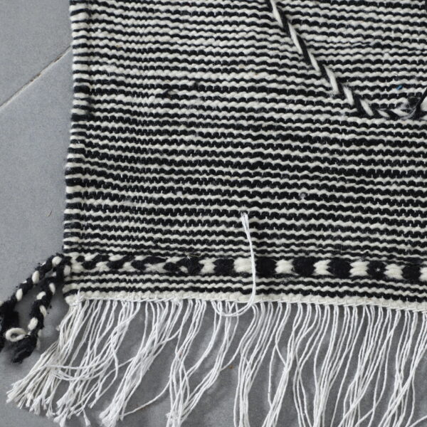 Authentic Moroccan Flat Weave Kilim Rug - Image 4