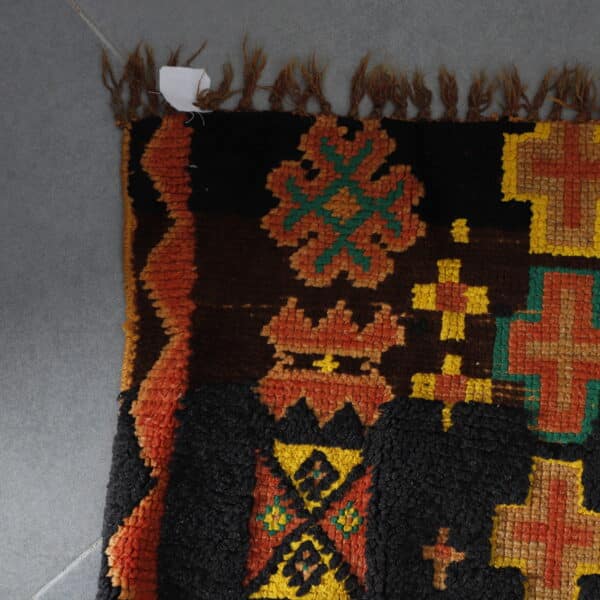 Large Vintage Handmade Moroccan Berber Rug with Intricate Geometric Motifs - Image 3