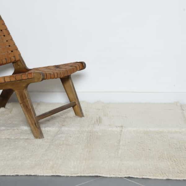 Large Handmade Moroccan Beni Ouarain Rug with Minimalist Geometric Design - Image 3