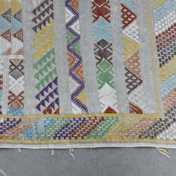 Colorful Moroccan Kilim with Intricate Geometric Design - Image 4