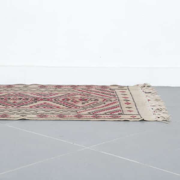 Vintage Handwoven Moroccan Kilim with Geometric Design - Image 4