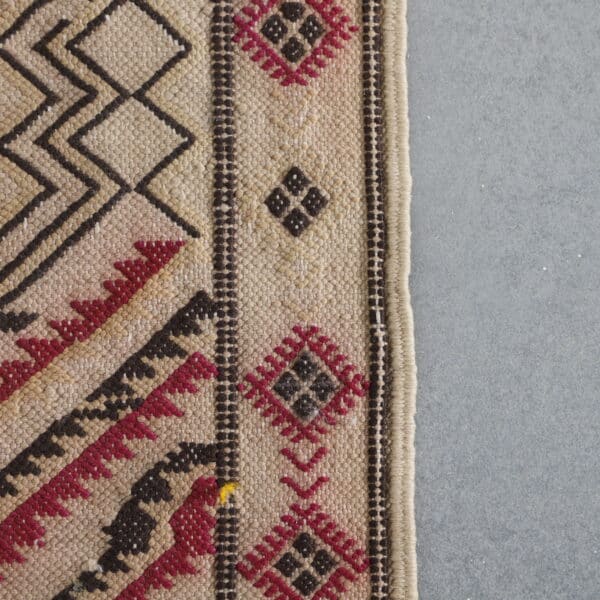 Vintage Handwoven Moroccan Kilim with Geometric Design - Image 3