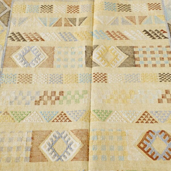 Neutral Moroccan Kilim with Geometric Motifs - Image 4