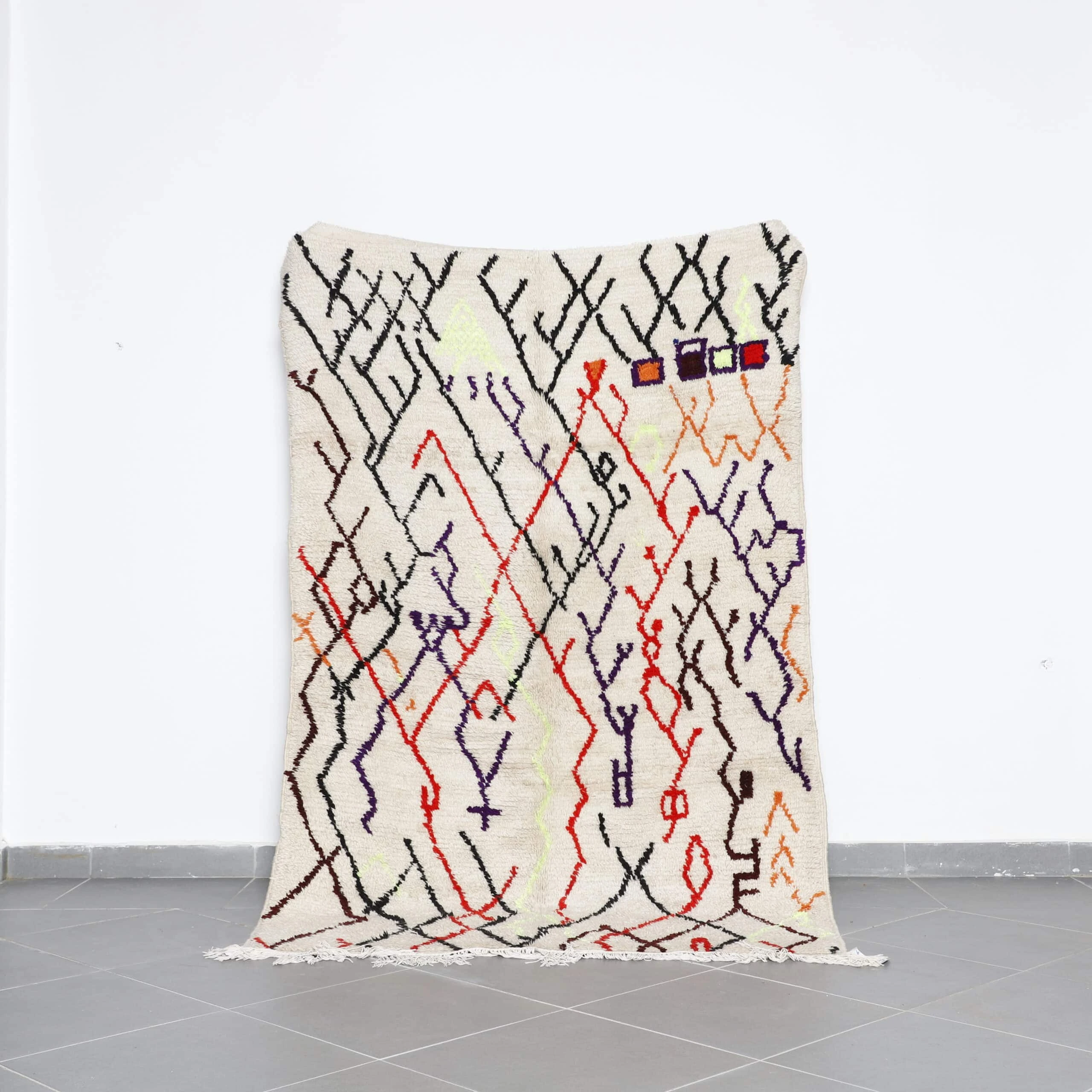 Colorful Azilal Rug 7.9x4.9 Ft – Handknotted Moroccan Wool
