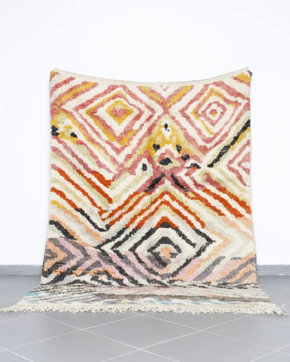 Zigzag Boujaad Rug 8.7x6.2 Ft handmade in Morocco with tribal Amazigh patterns
