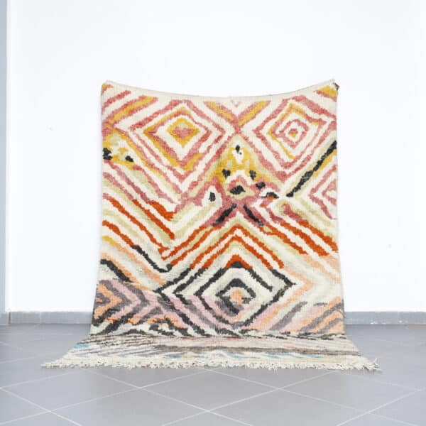 Zigzag Boujaad Rug 8.7x6.2 Ft handmade in Morocco with tribal Amazigh patterns