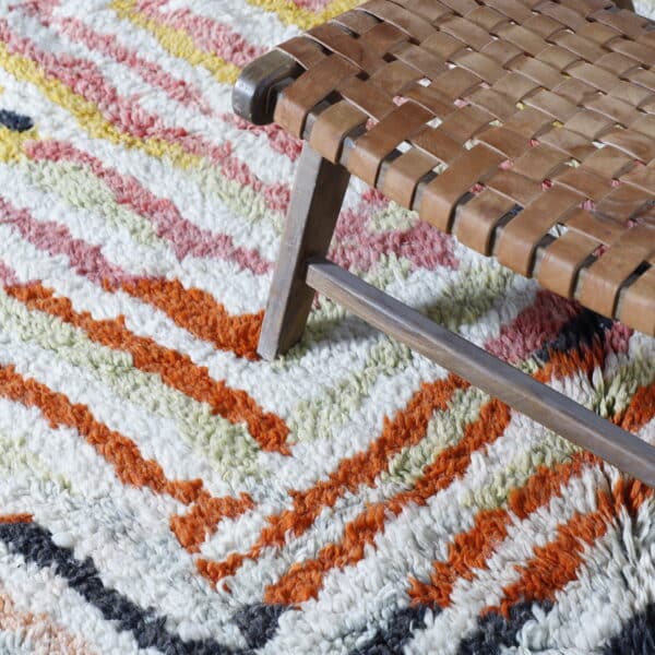 Zigzag Boujaad Rug 8.7x6.2 Ft – Handmade Moroccan Wool - Image 6