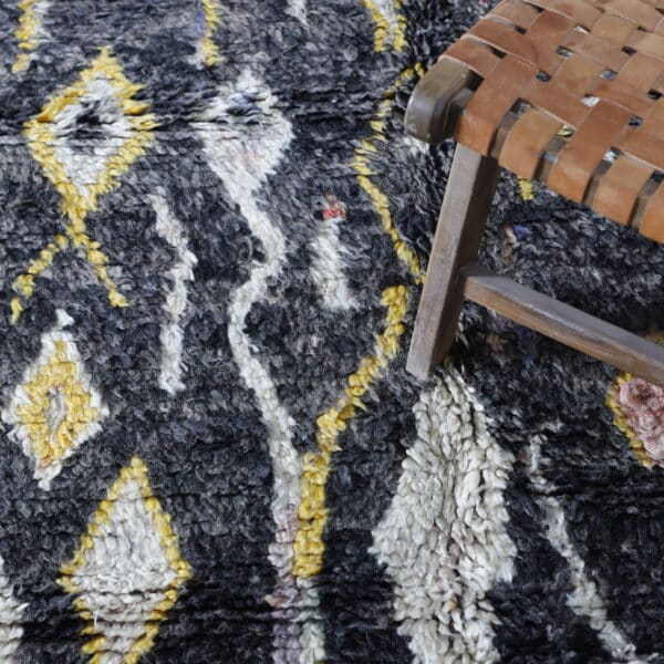 Boujaad Rug 7.9x5.6 Ft – Handmade Moroccan Wool Rug - Image 2