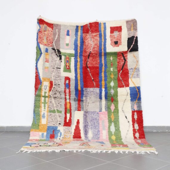 Boujaad Rug 8.6x5.9 Ft handmade in Morocco with Amazigh tribal motifs