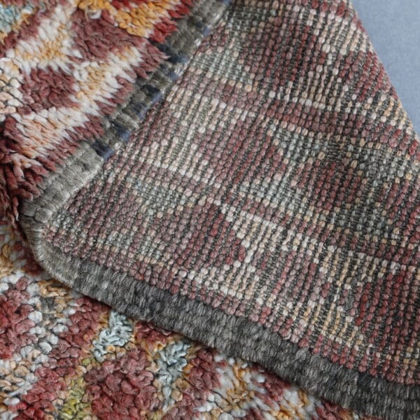 Vintage Beni Mguild 8.5x5.6 Ft – Handknotted Moroccan Wool Rug - Image 5