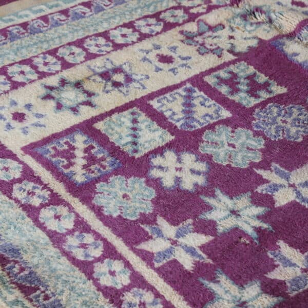 Vintage Boujaad Rug 9.5x6.0 Ft – Handknotted Moroccan Wool - Image 2