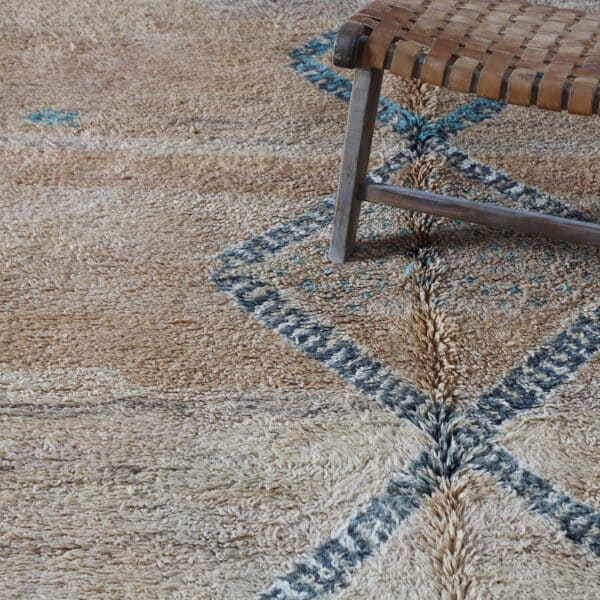 Vintage Oulmes Rug 10.5x6.0 Ft – Handknotted Moroccan Wool - Image 4