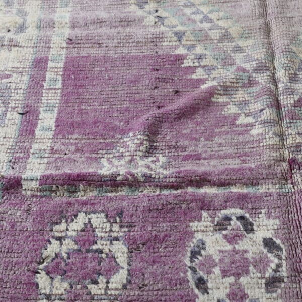 Vintage Oulad Bousbaa Rug 5.8x9.8 Ft – Handknotted Wool Rug - Image 4