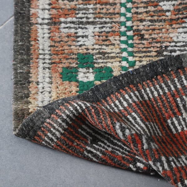 Vintage Zayan Rug 8.9x5.6 Ft – Handknotted Moroccan Wool - Image 3