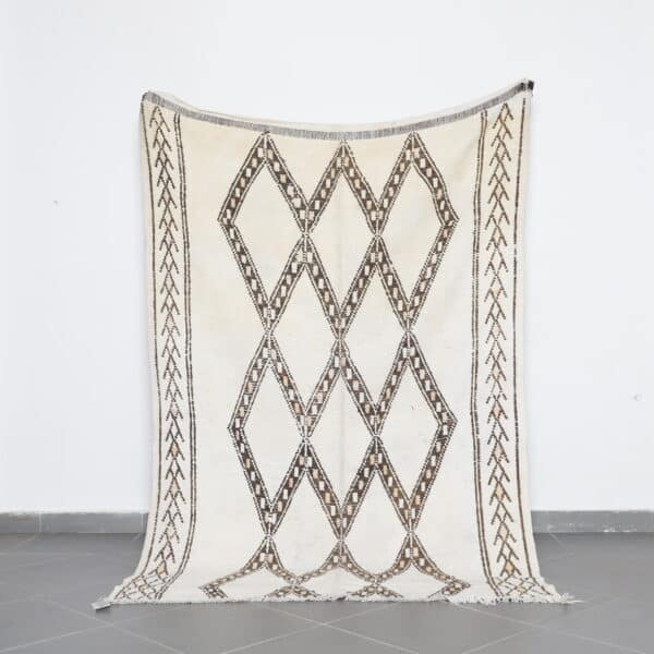 Vintage Marmoucha Rug 8.0x5.3 Ft handknotted in Morocco with Amazigh patterns