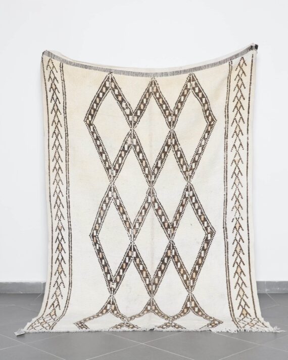 Vintage Marmoucha Rug 8.0x5.3 Ft handknotted in Morocco with Amazigh patterns