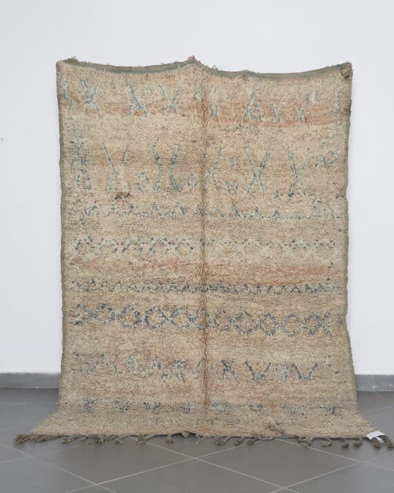 Old Beni Mguild Carpet 8.0x5.4 Ft handknotted in Morocco