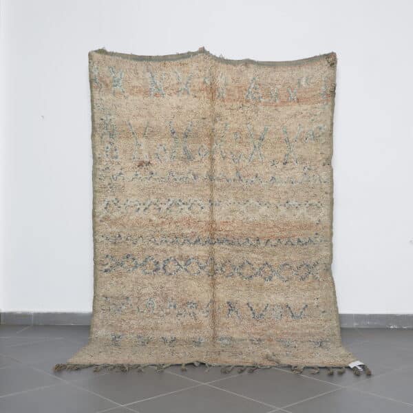 Old Beni Mguild Carpet 8.0x5.4 Ft handknotted in Morocco