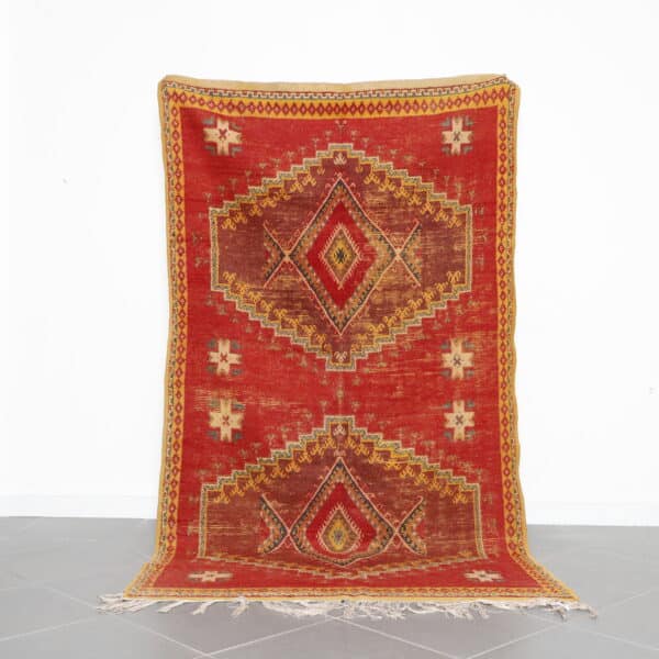 Vintage Ait Ouaouzguite Rug 9.0x5.0 Ft handknotted in Morocco