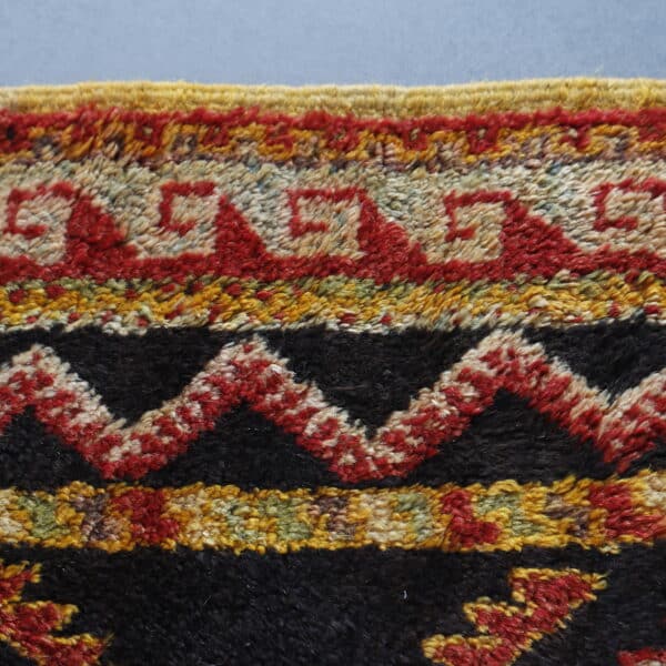 Long Taznakht Rug 9.7x4.8 ft – Handknotted Vintage Wool - Image 2