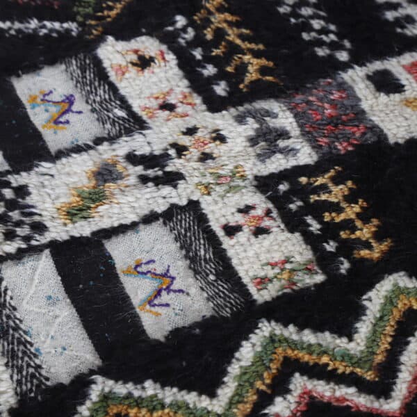 Ait Kalla Carpet 4.5x3.3 Ft – Handcrafted Vintage Rug - Image 4
