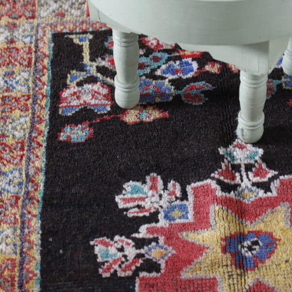 Soft Taznakht Rug 4.6x2.8 Ft – Handcrafted Wool Beauty - Image 3