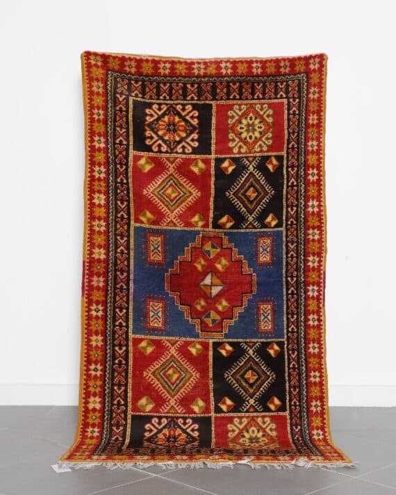 Ait Ouaghrda Rug handmade vintage tribal Moroccan carpet