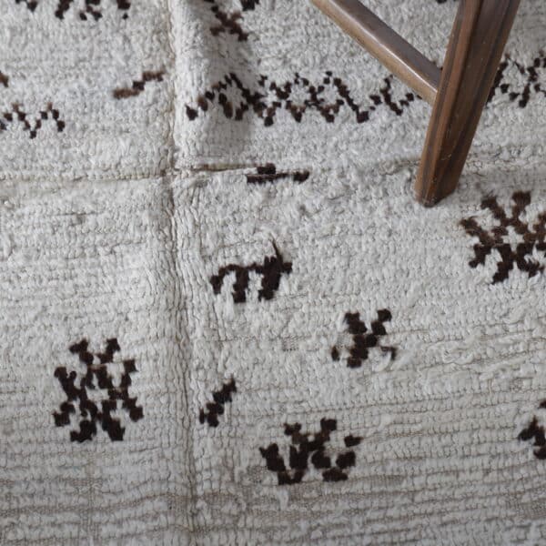 Vintage Azilal Rug 5.7x3.7 Ft – Black and White Wool - Image 4