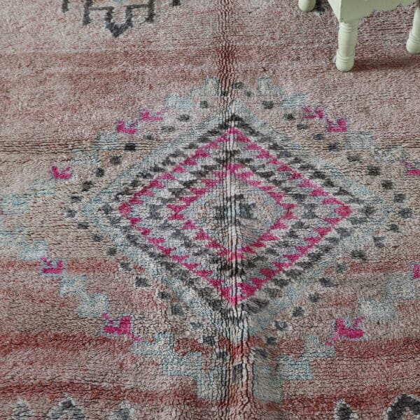 Vintage Boujaad Rug 8.4x4.8 Ft – Moroccan Wool Carpet - Image 4