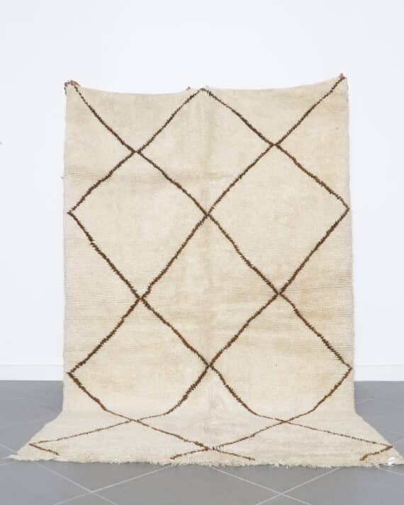 Vintage Marmoucha Rug 8.4x5.4 Ft handmade in Morocco from wool