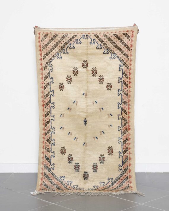 Taznakht Rug 5.4x3.0 Ft handcrafted in Morocco with faded cream color