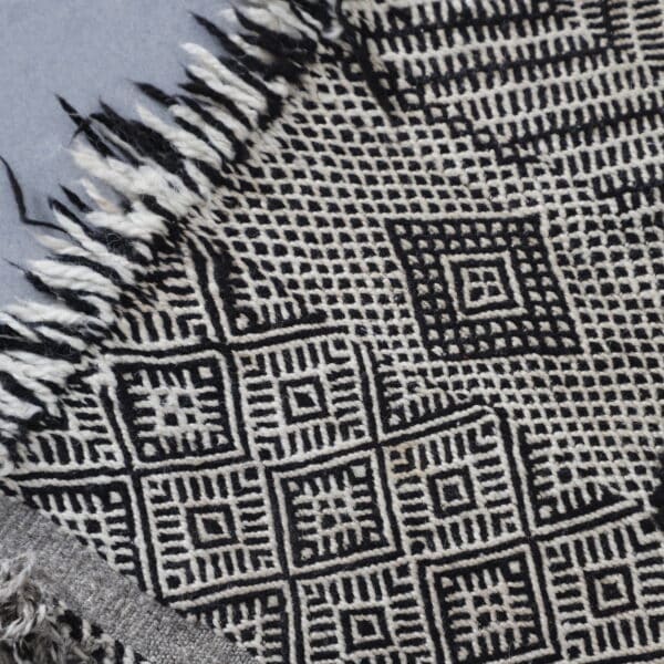 Vintage Zanafi Kilim 6.6x3.6 Ft – Handmade Moroccan Flatweave - Image 5