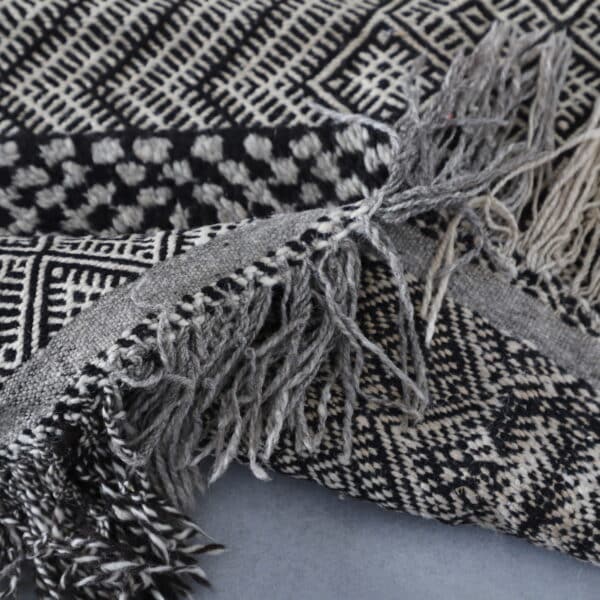 Vintage Zanafi Kilim 6.6x3.6 Ft – Handmade Moroccan Flatweave - Image 6