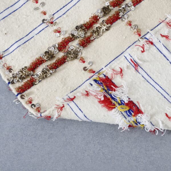 Wedding Blanket 8.7x4.8 Ft – Handmade Moroccan Textile - Image 4