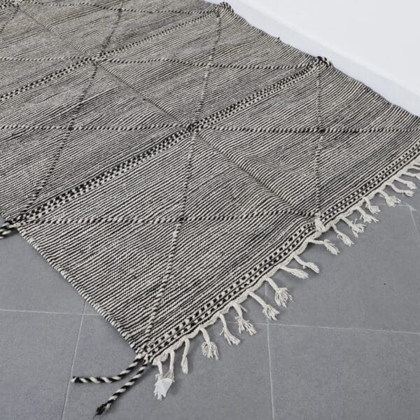Zanafi Kilim 8.2x4.8 Ft – Handmade Moroccan Flatweave - Image 3