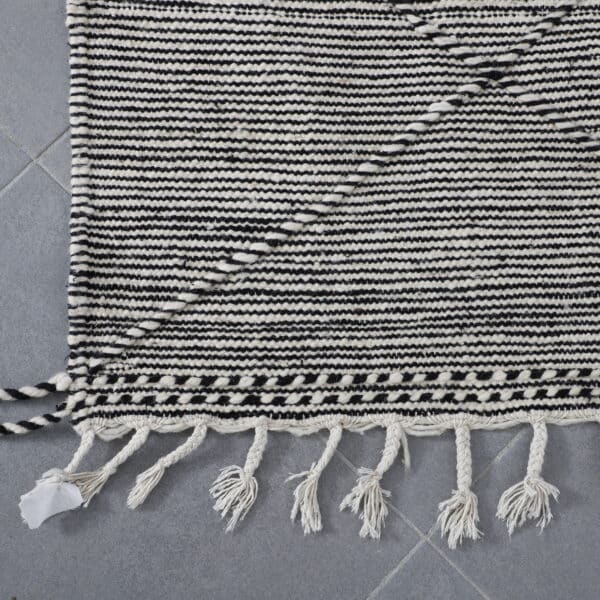 Zanafi Kilim 8.2x4.8 Ft – Handmade Moroccan Flatweave - Image 4