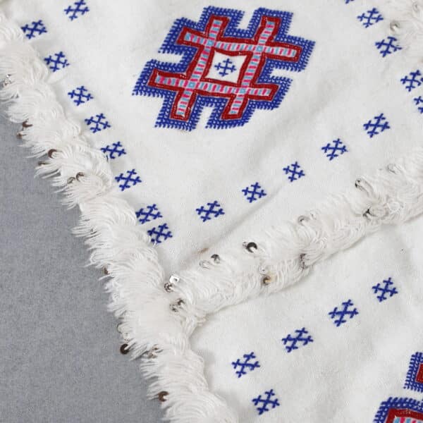 Wedding Blanket 6.2x5.2 Ft – Handmade Moroccan Textile - Image 3