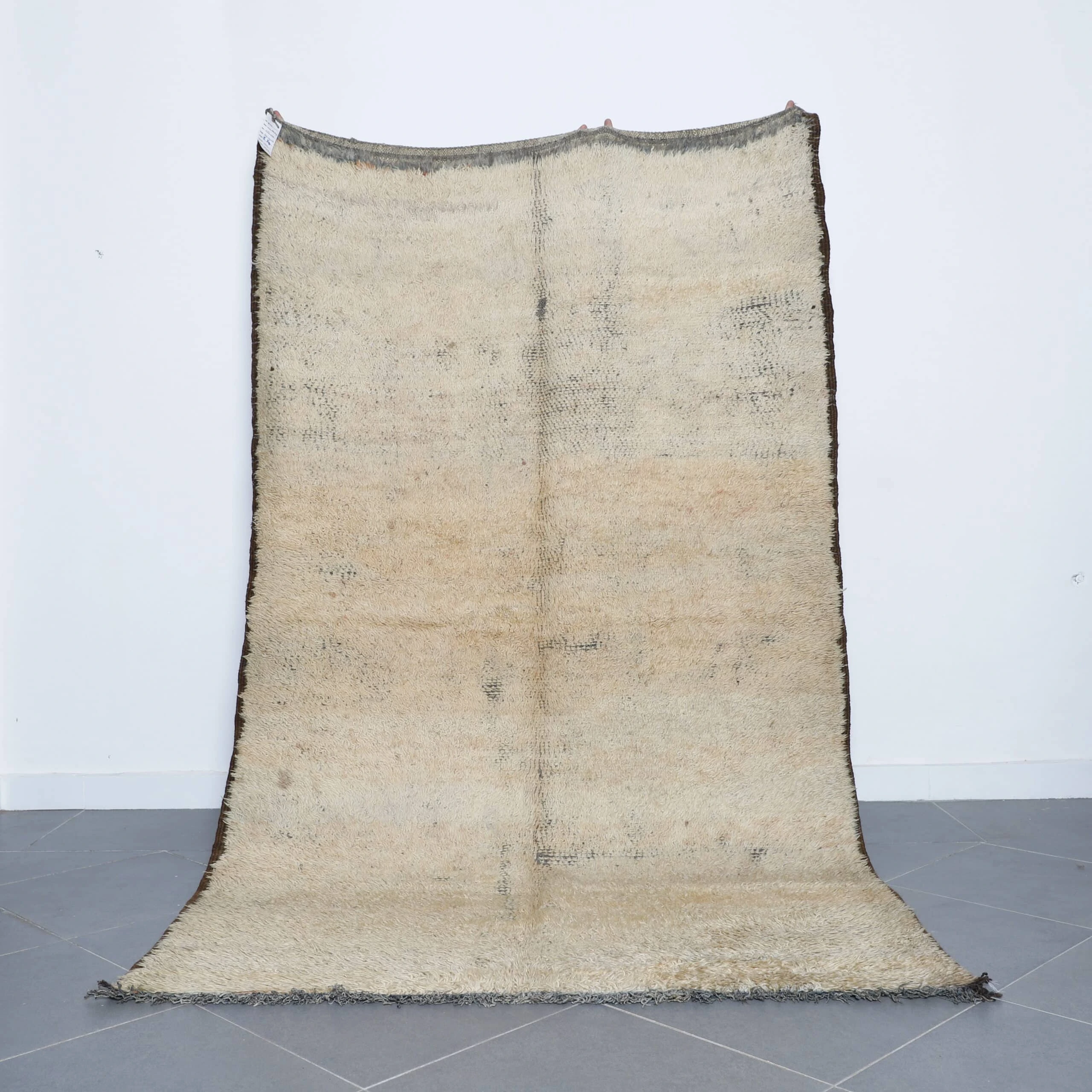 Vintage Beni Mguild 8.4×4.9 Ft – Handmade Moroccan Wool Rug