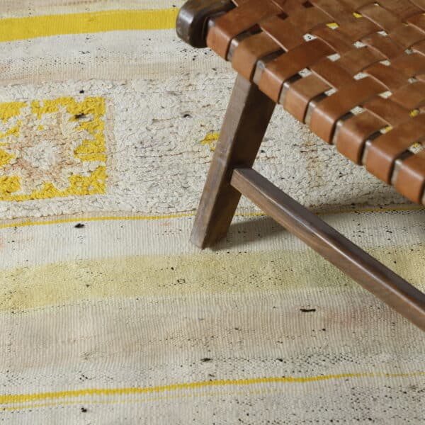 Vintage Boujaad 9.3x4.8 Ft – Handmade Moroccan Wool Rug - Image 3