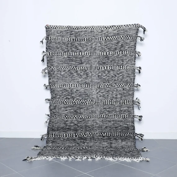 Zanafi Kilim 7.9x4.4 Ft – Layering Moroccan Flatweave
