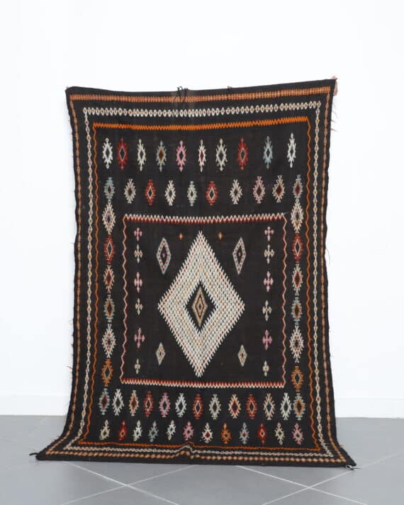 Vintage Taznakht Kilim Rug 7.5x4.5 Ft handmade in Morocco with Amazigh motifs