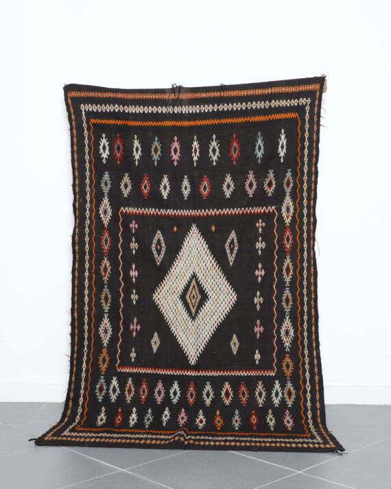 Vintage Taznakht Kilim Rug 7.5x4.5 Ft handmade in Morocco with Amazigh motifs