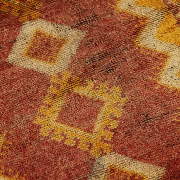 Vintage Taznakht 4.9x2.3 Ft – Handmade Moroccan Wool Rug - Image 4