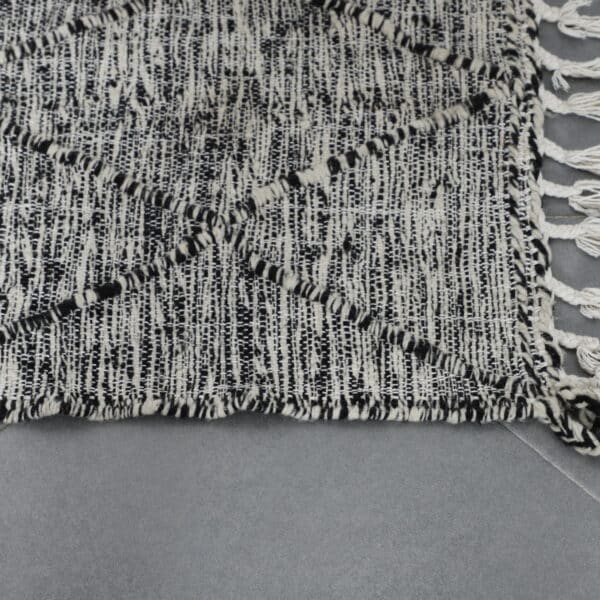 Zanafi Kilim Rug 3.5x2.2 Ft – Handmade Moroccan Flatweave - Image 2