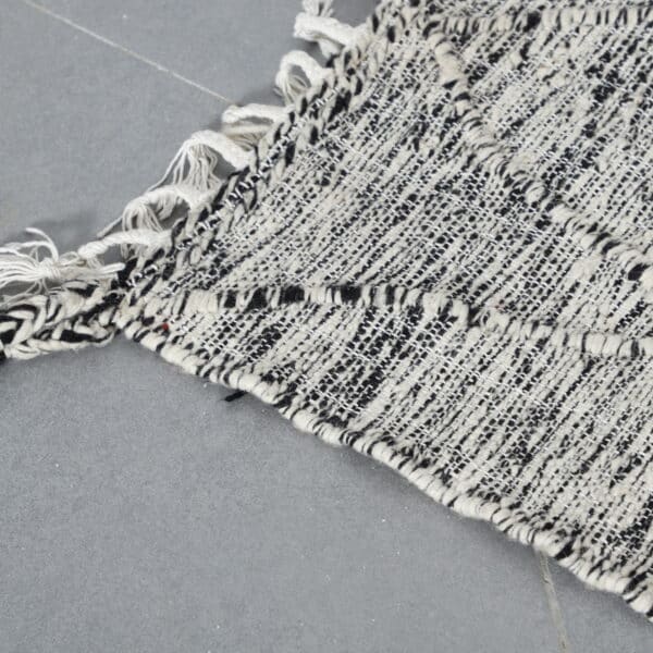 Zanafi Kilim Rug 3.5x2.2 Ft – Handmade Moroccan Flatweave - Image 4