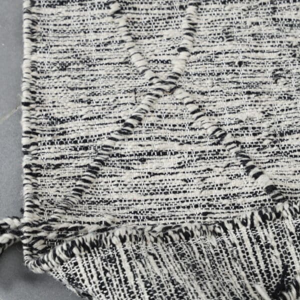 Zanafi Kilim Rug 3.5x2.2 Ft – Handmade Moroccan Flatweave - Image 3